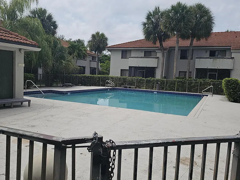 8455 Coral Lake Way #8455 — Photo 4