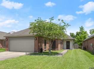 2975 Nicholson Lake Dr, Baton Rouge, LA 70810