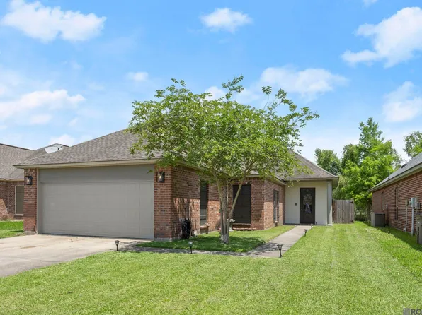 2975 Nicholson Lake Dr, Baton Rouge, LA 70810