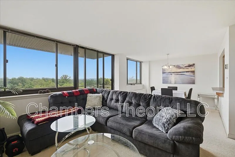 1 bed, 1.0 bath, 809 sqft, $2,200 — Photo 2