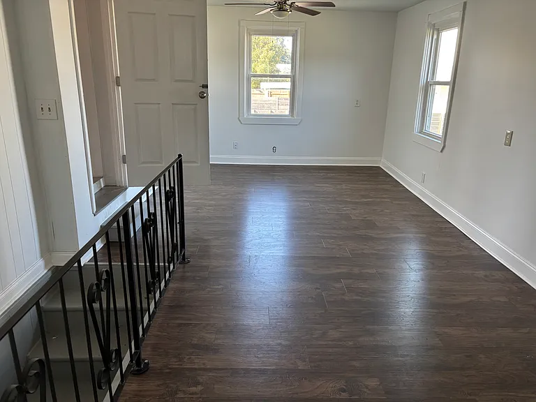 813 Westbank Expy — Photo 5