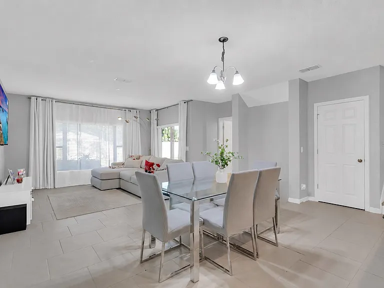 1739 Kato Way — Photo 3