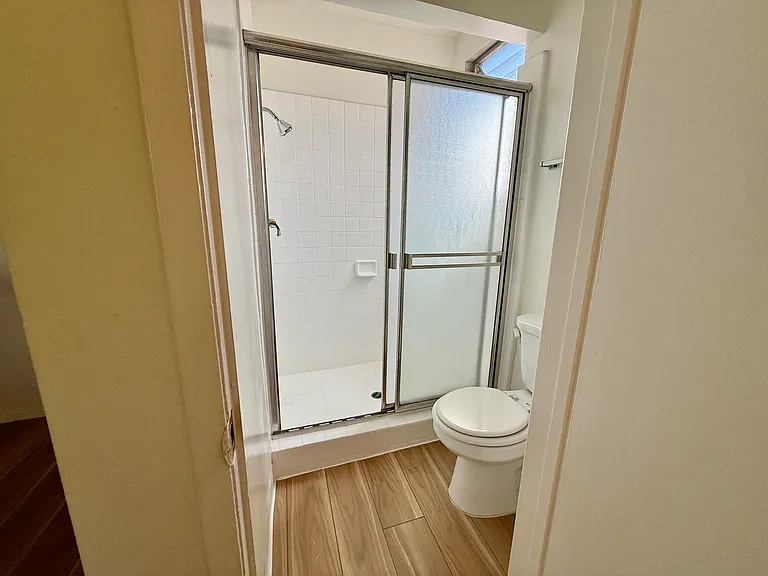 Vine Street Apartments — Photo 32