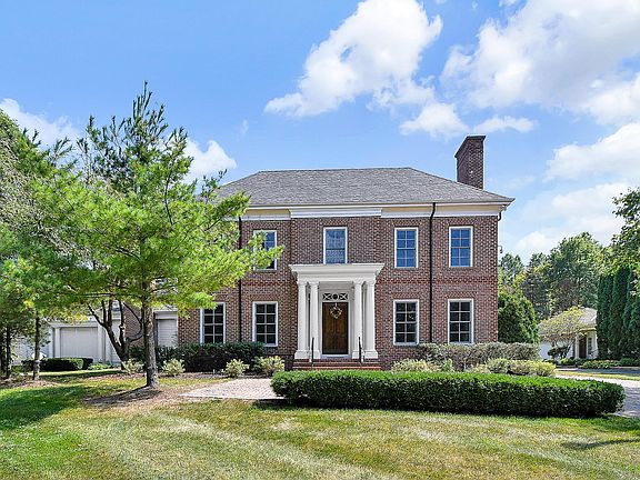 5th image of 7708 Roxton Ct