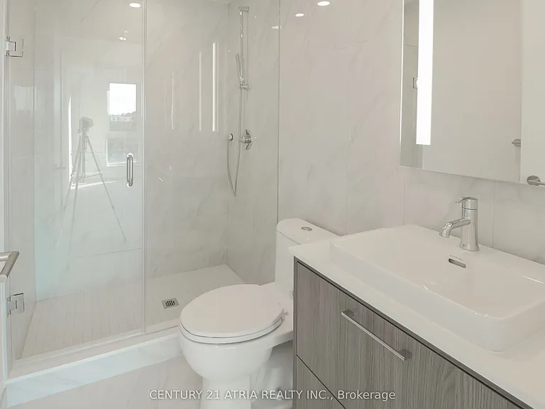 858 Dupont St #718 — Photo 14