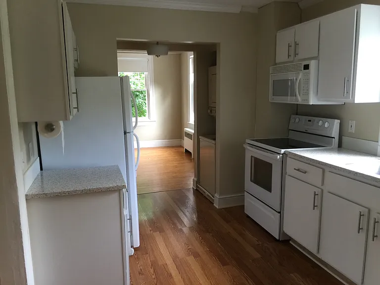 75 Montgomery St #2 — Photo 5