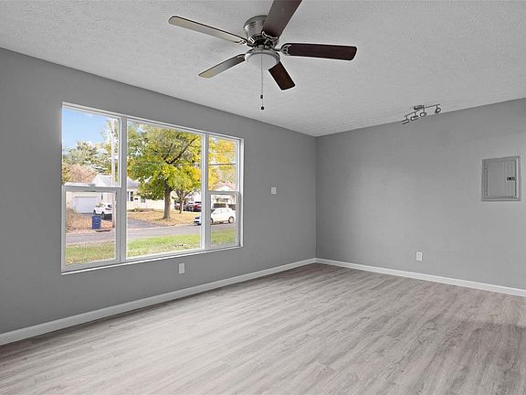 5th image of 4317 Saint Agnes Ln