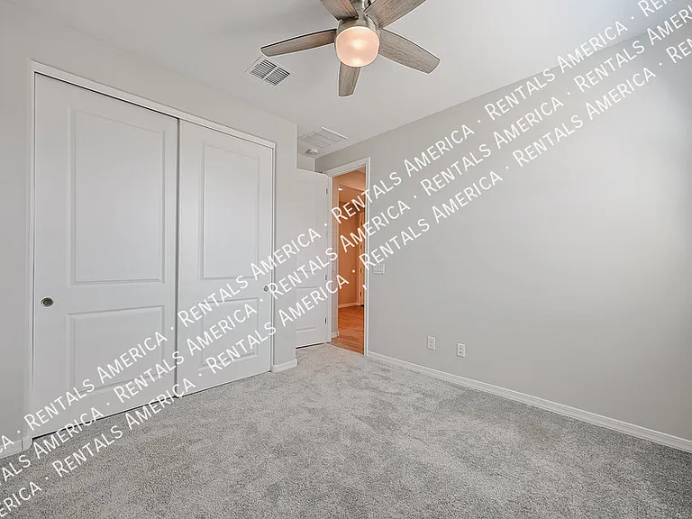 10218 W Piccadilly Rd — Photo 18