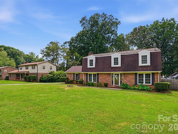 3rd image of 6419 Pencade Ln