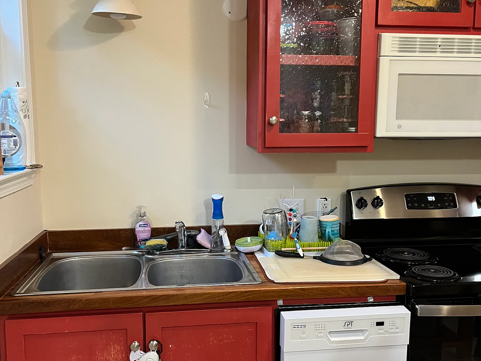 3 bed, 1300 sqft, $4,300 — Photo 3