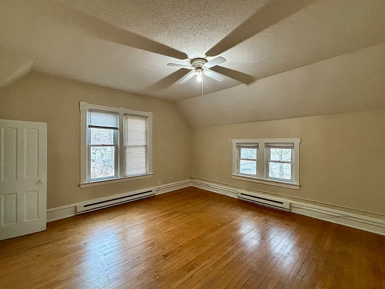 320 Augusta Ave SE #2 — Photo 10