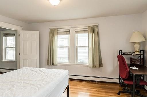 5th image of 238 Marlboro St