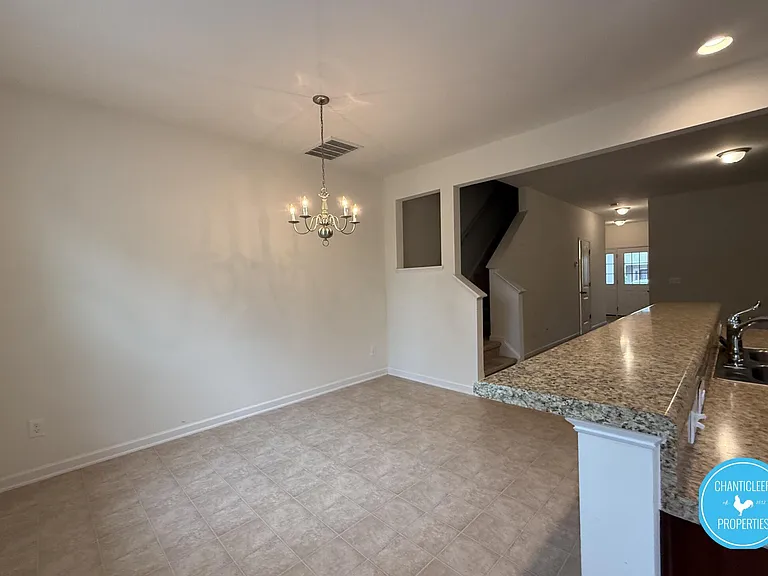 49 E Grove Point Dr — Photo 5