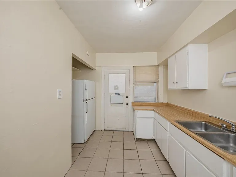6719 N Oshkosh Ave #1 — Photo 2