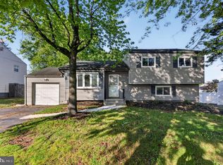 1976 Arena Dr, Hamilton, NJ 08610
