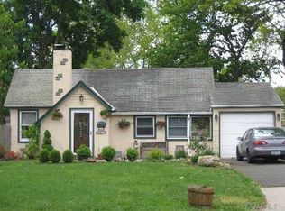 60 Old Commack Rd, Kings Park, NY 11754