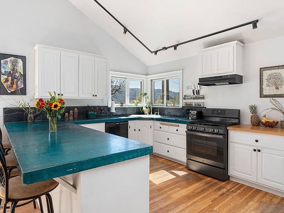 3rd image of 12800 Bottle Rock Road