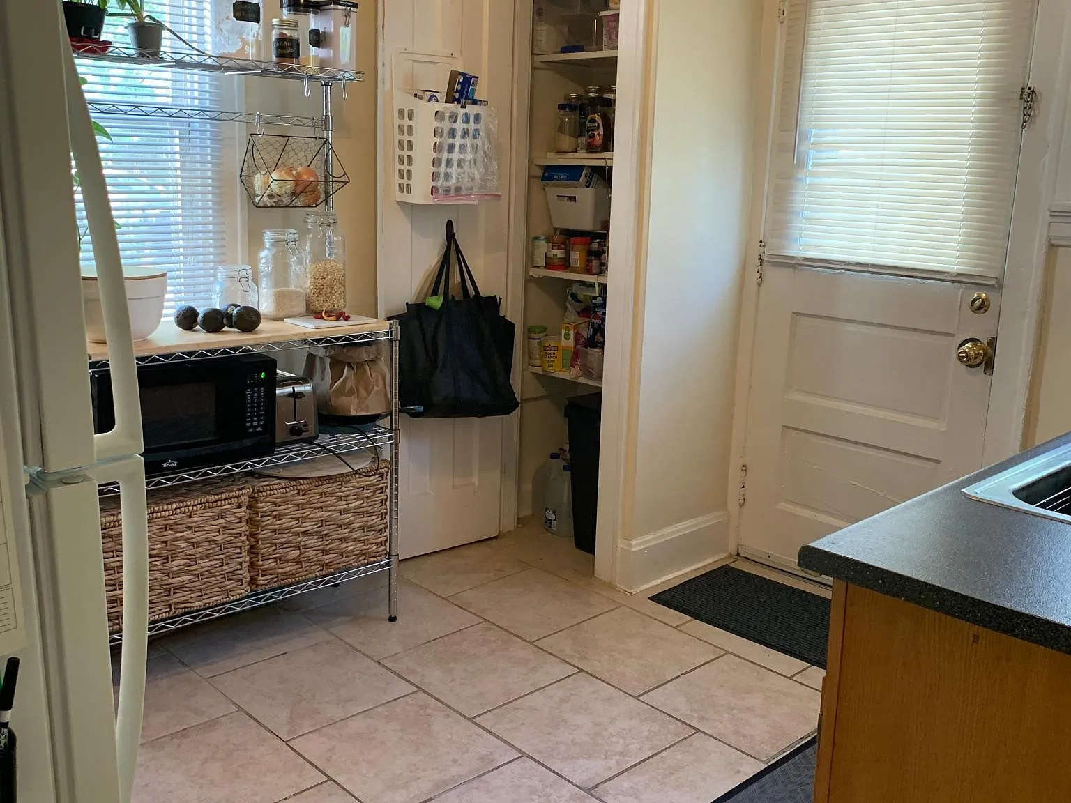 1 bed, 600 sqft, $975 — Photo 4