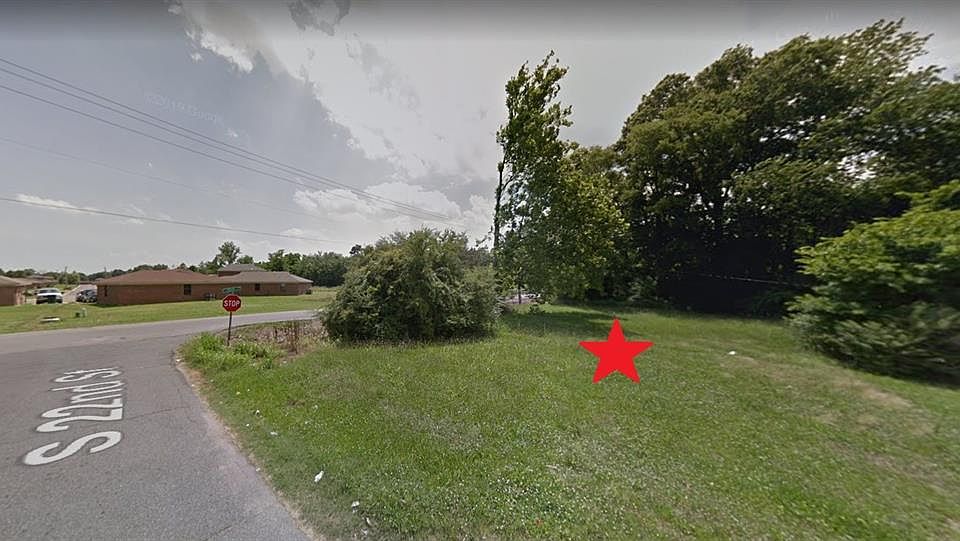 1st image of 131 S 22nd St