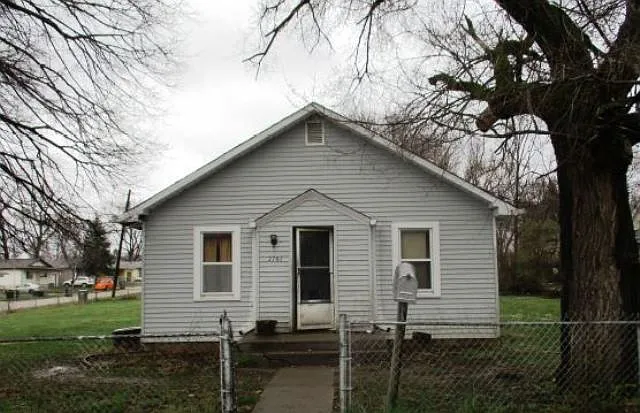 2705 S Capitol Ave photo 1