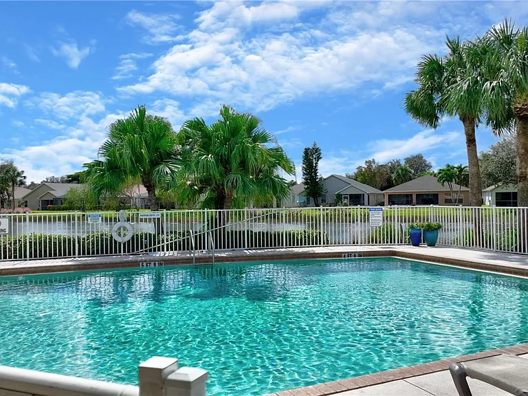 12790 Meadow Hawk Dr — Photo 44
