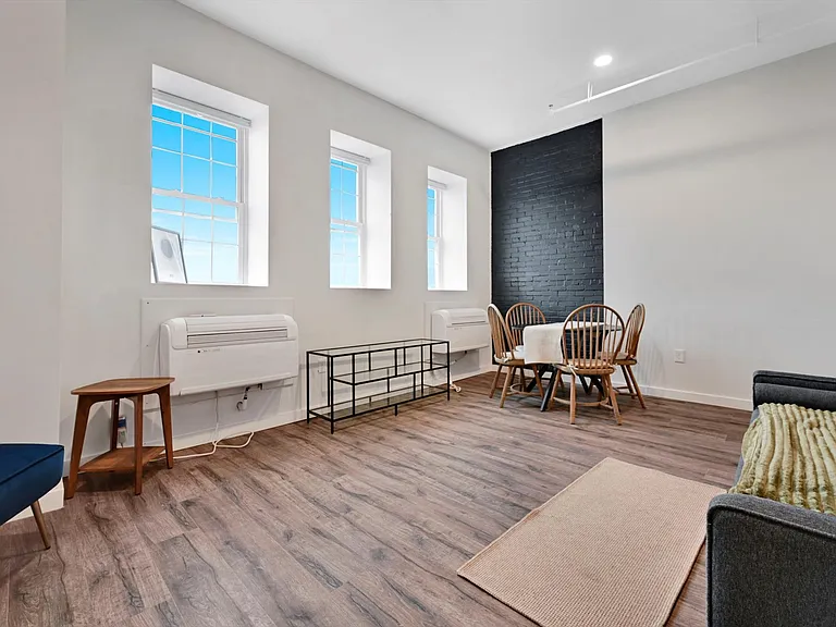 Fleetwood Lofts — Photo 79
