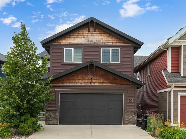 223 Hawks Ridge Blvd NW, Edmonton, AB T5S 0M1