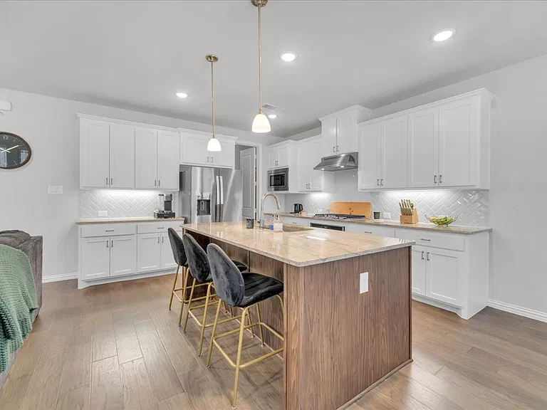 3905 Saint Ives Ln — Photo 7