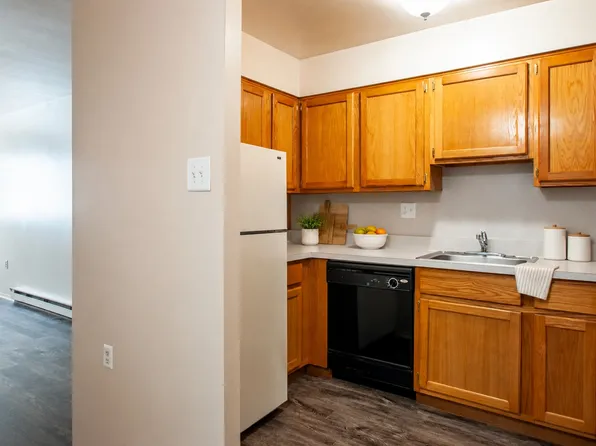 Lincoln Park Apartments and Townhomes