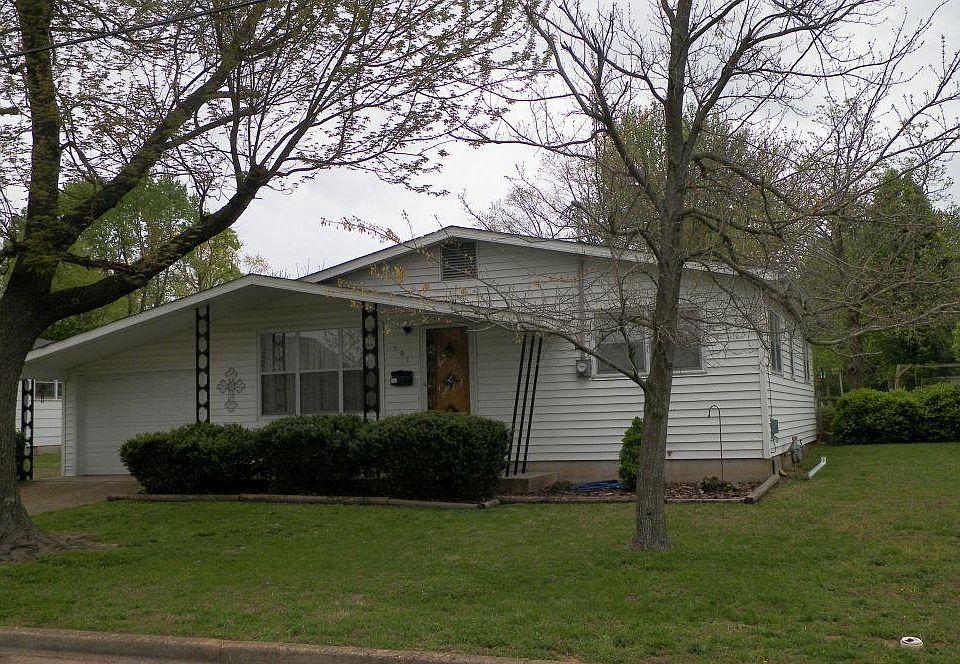 1st image of 702 S Warfel St