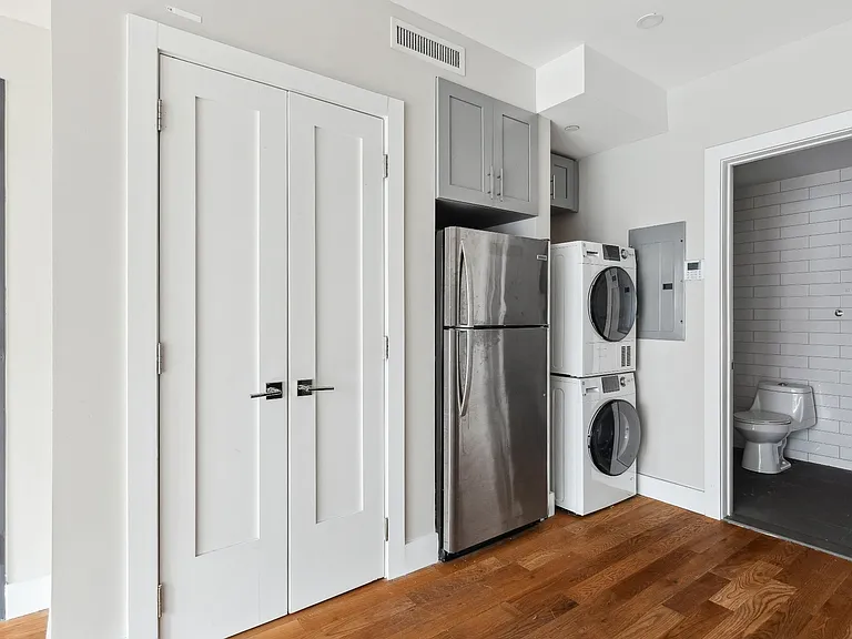 437 Franklin Ave #1 — Photo 6