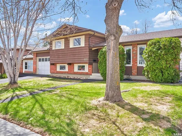 223 Penryn CRESCENT, Saskatoon, SK S7H 5G5
