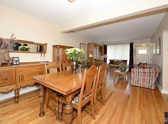 3rd image of 18-26 Hillery St #1X