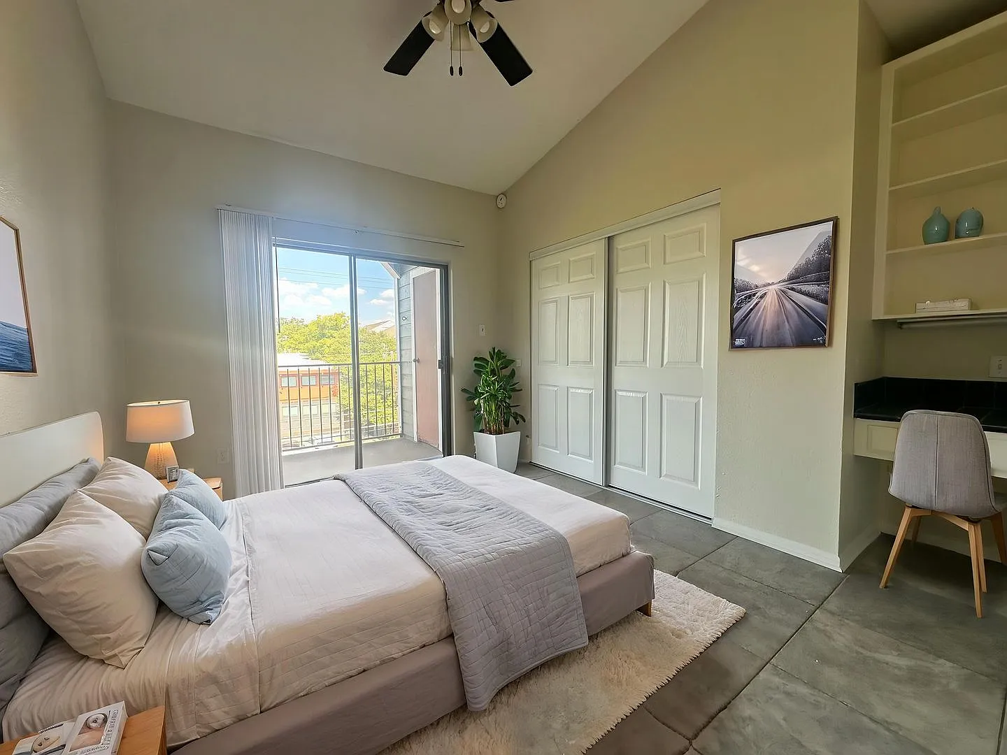 Ut Pre Lease: 2 Bd/ 2 Ba North Campus Condo. Short Walk To Ut. View Of Ut Tower! — Photo 3
