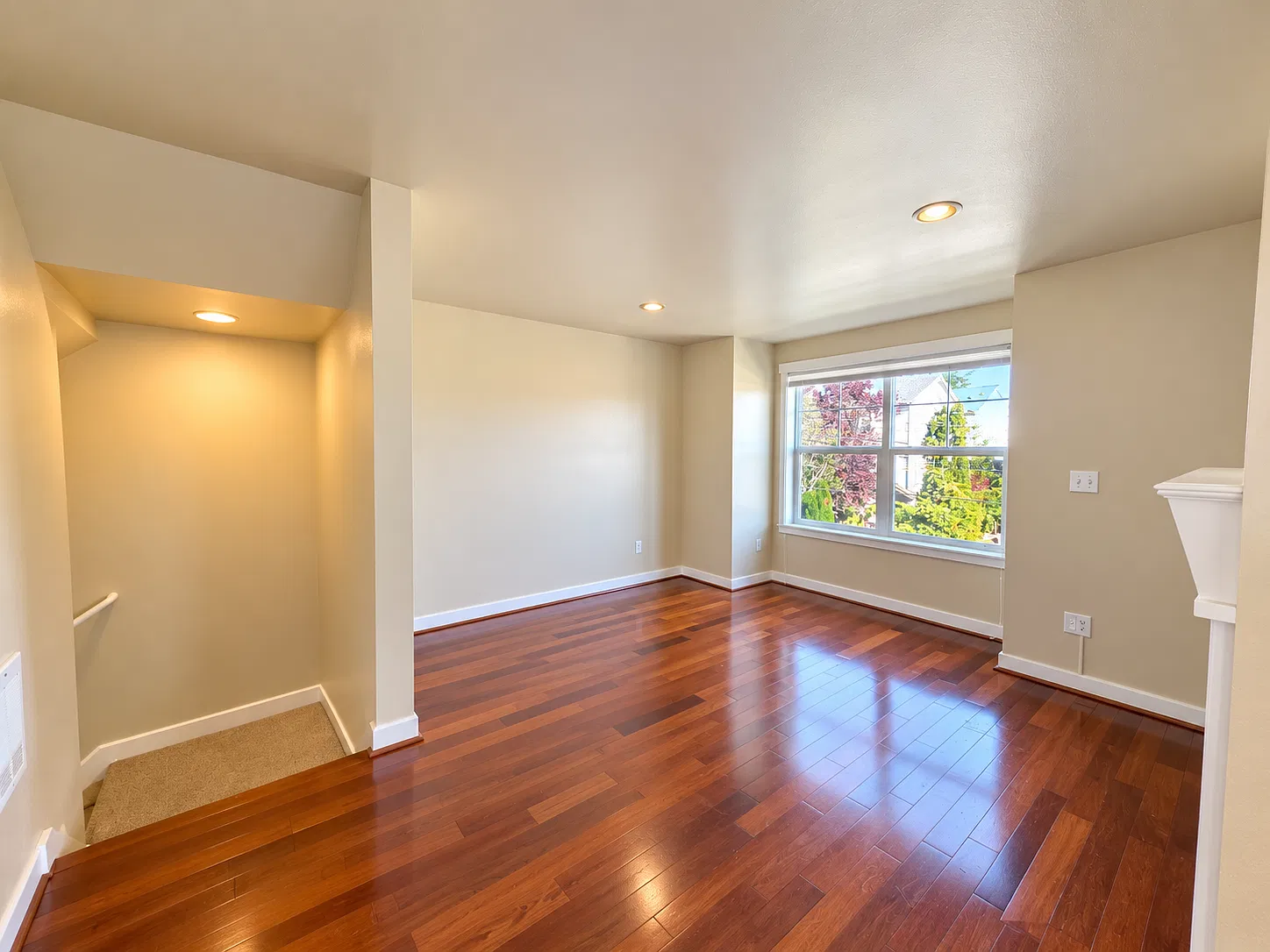3 bed, 3.5 bath, 1390 sqft, $3,375 — Photo 3