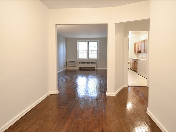 5th image of 706 Palmer Ct APT 1C