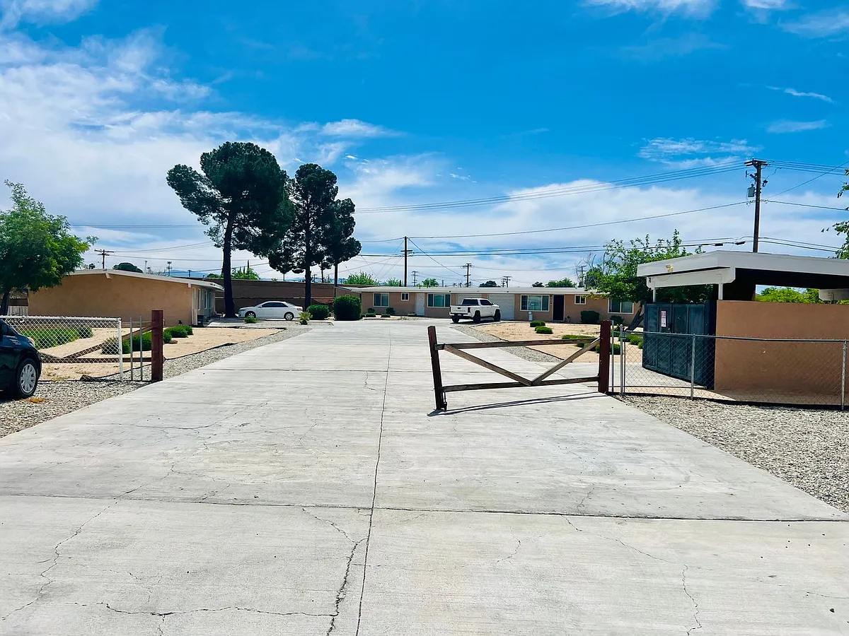 Building Photo - 15634 Sueno Ln