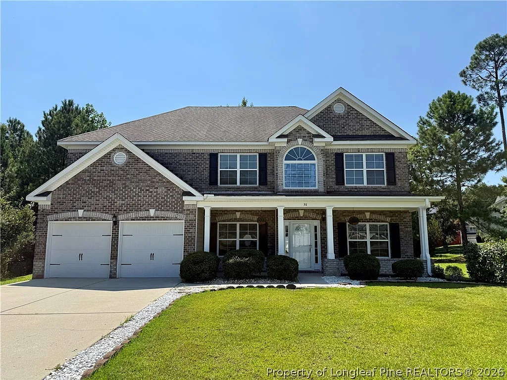 4 bed, 3.0 bath, 2858 sqft, $2,300 — Photo 2