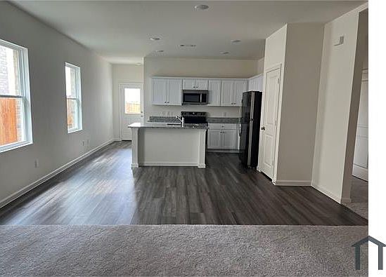 2nd image of 5925 Sahara Dr