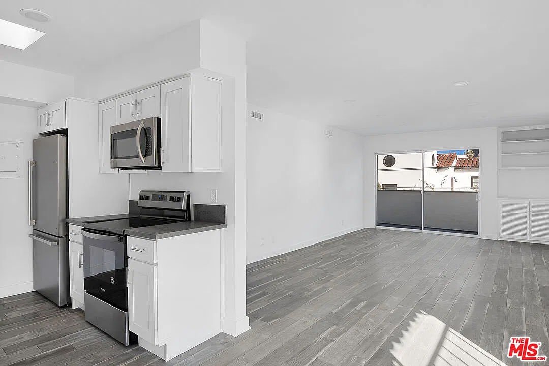 2 bed, 2.0 bath, 1007 sqft, $3,395 — Photo 1