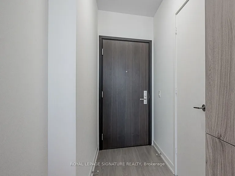 1 Yorkville Ave #3203 — Photo 2