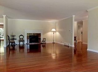 460 Briar Ln, Lake Forest, IL 60045