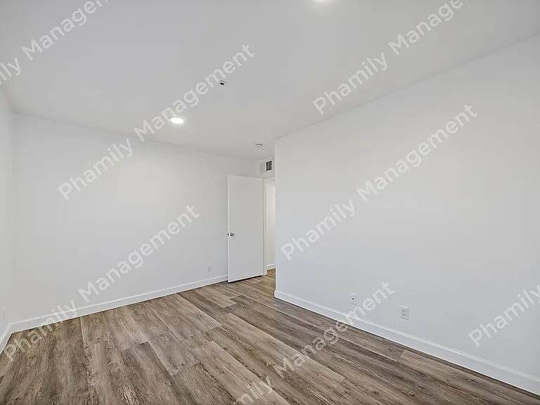 123 S 5th St #D — Photo 11