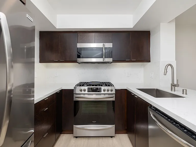 Luxe West — Photo 25