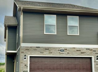 10424 Hawks Pointe Trl, Roscoe, IL 61073
