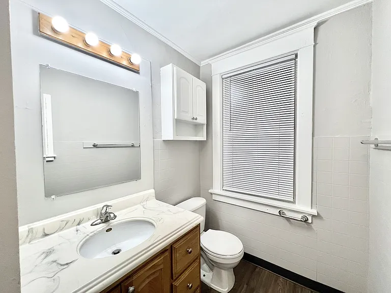 509 E Milwaukee St — Photo 4