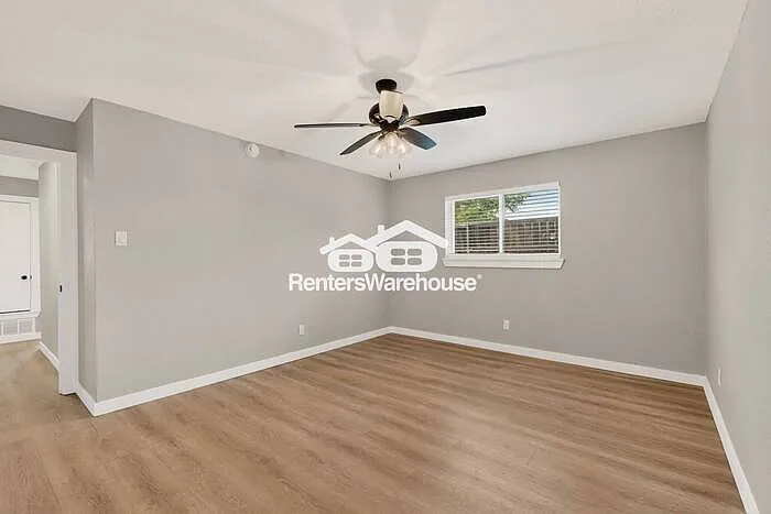507 S Spring Creek Dr — Photo 26