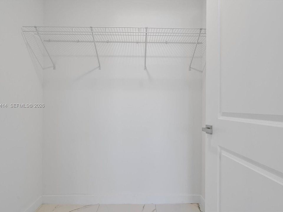 1st image of 420 SW 7th Ave