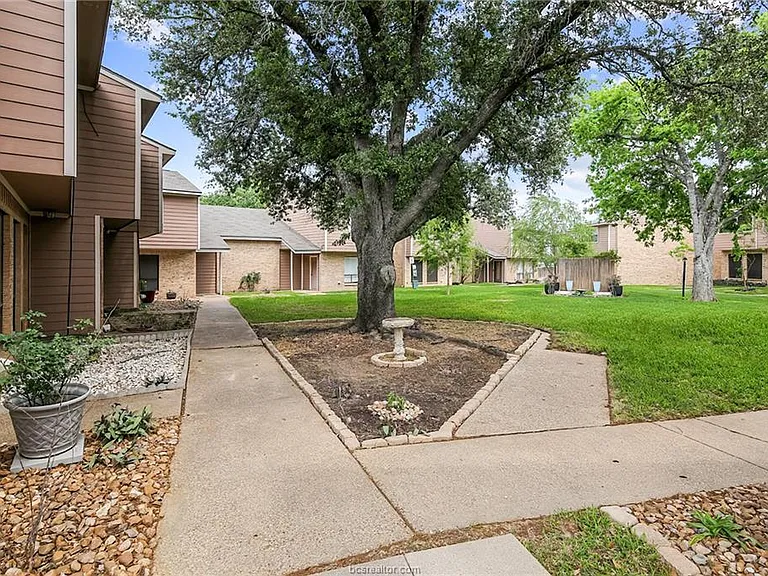2807 Wildflower Dr #21 — Photo 16