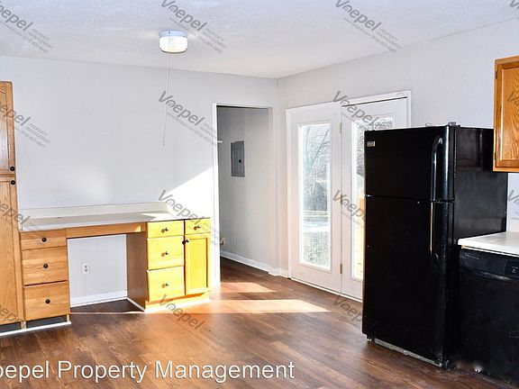 5th image of 18305 E 18th Ter N